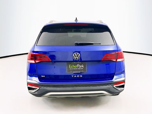 Used 2024 Volkswagen Taos SE w/ MDO Package image 7