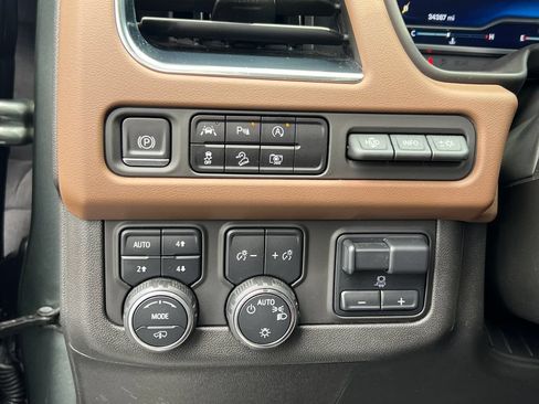 Used 2023 Chevrolet Tahoe High Country AWD/4WD image 25