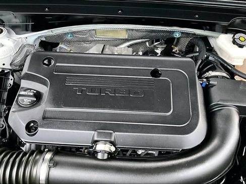 Used 2025 Buick Envision Sport Touring AWD/4WD image 31