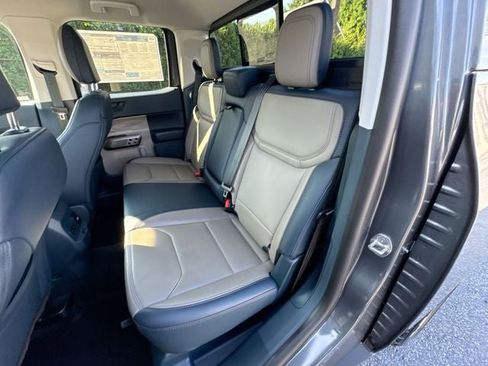 New 2025 Ford Maverick Lariat w/ 4K Tow Package image 22