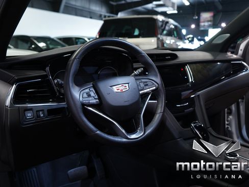 Used 2023 Cadillac XT6 Premium Luxury FWD image 25