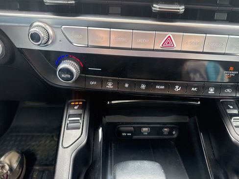 Used 2024 Kia Telluride S w/ S Sunroof Package image 16