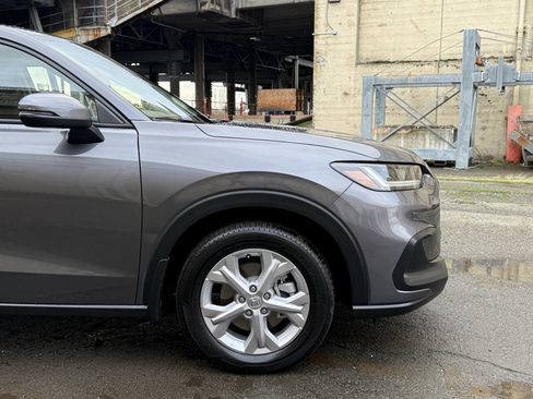 Used 2023 Honda HR-V LX image 32