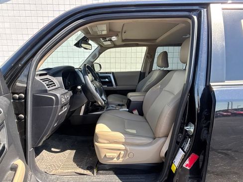 Used 2023 Toyota 4Runner SR5 Premium w/ Moonroof Package RWD image 4