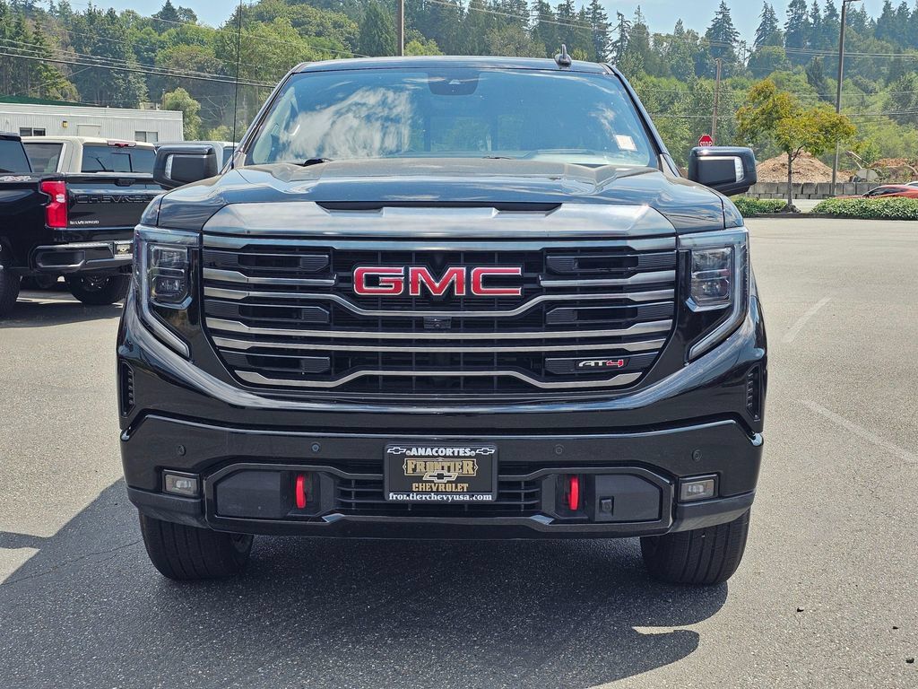 Used 2024 GMC Sierra 1500 AT4 w/ Technology Package AWD/4WD image 8