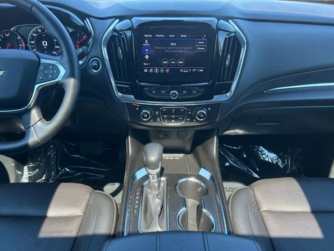 Used 2023 Chevrolet Traverse High Country image 12