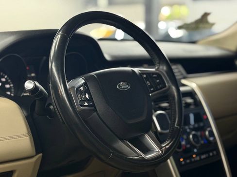 Used 2017 Land Rover Discovery Sport HSE AWD/4WD image 4