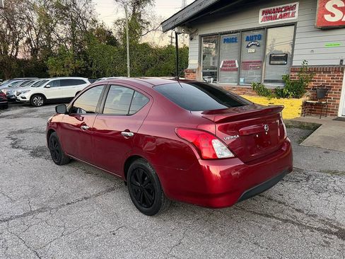 Used 2019 Nissan Versa SV image 3