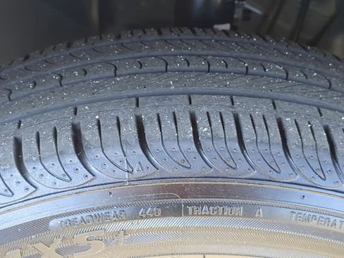 Used 2024 Volkswagen Taos S image 13