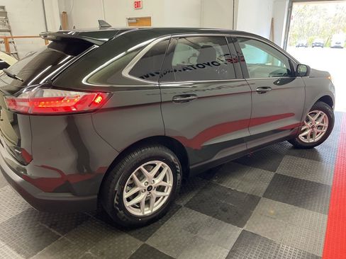 Used 2023 Ford Edge SEL image 9