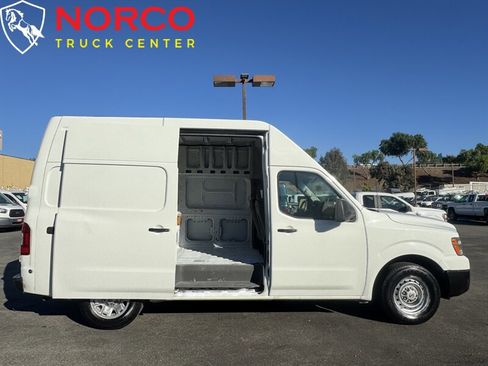 Used 2019 Nissan NV 2500 SV image 2