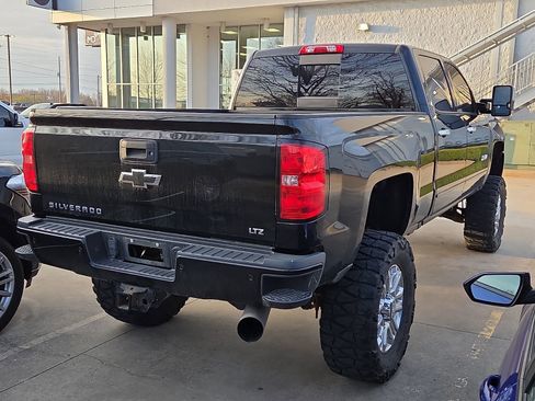 Used 2018 Chevrolet Silverado 2500 LTZ w/ Duramax Plus Package image 4