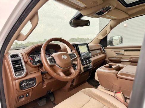 Used 2019 RAM 1500 Laramie AWD/4WD image 22