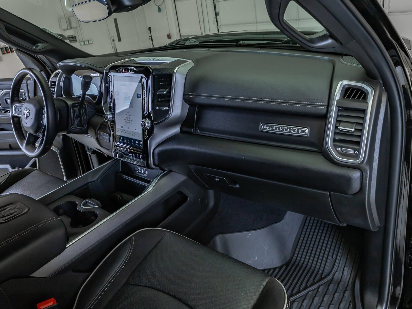 Used 2024 RAM 3500 Laramie w/ Night Edition AWD/4WD image 17