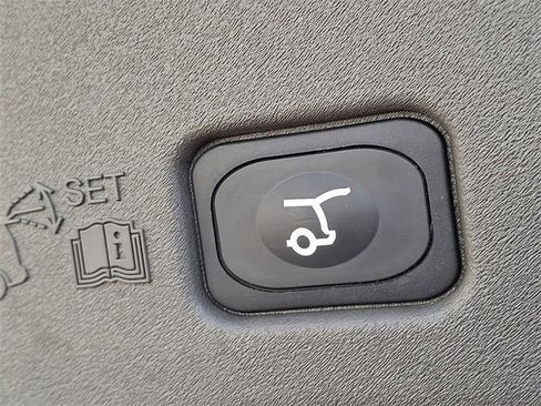 Certified 2024 Lincoln Nautilus Reserve image 28