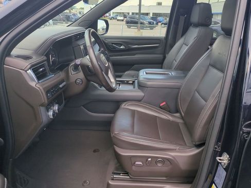 Used 2021 GMC Yukon Denali w/ Denali Premium Package image 18