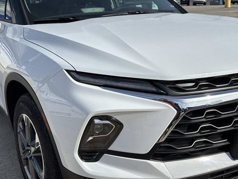 Used 2025 Chevrolet Blazer LT FWD image 5