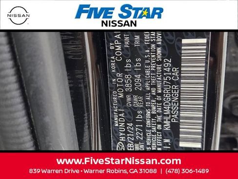 Used 2024 Hyundai Elantra SEL FWD image 17