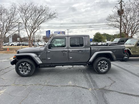 New 2026 Jeep Gladiator Sahara image 20