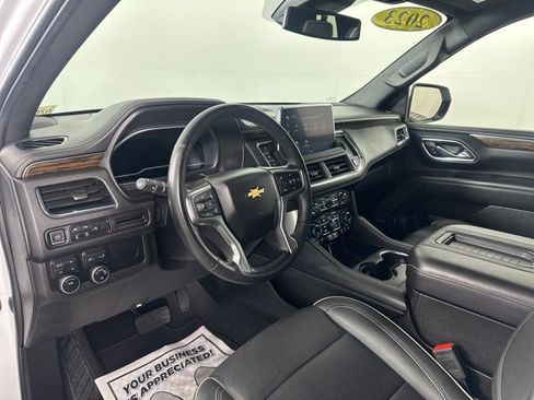 Used 2023 Chevrolet Suburban Premier image 19
