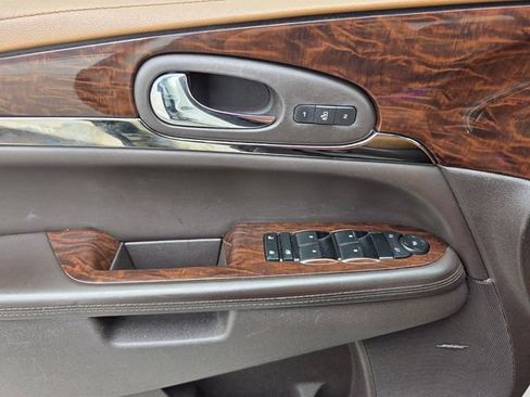 Used 2014 Buick Enclave Leather FWD image 17