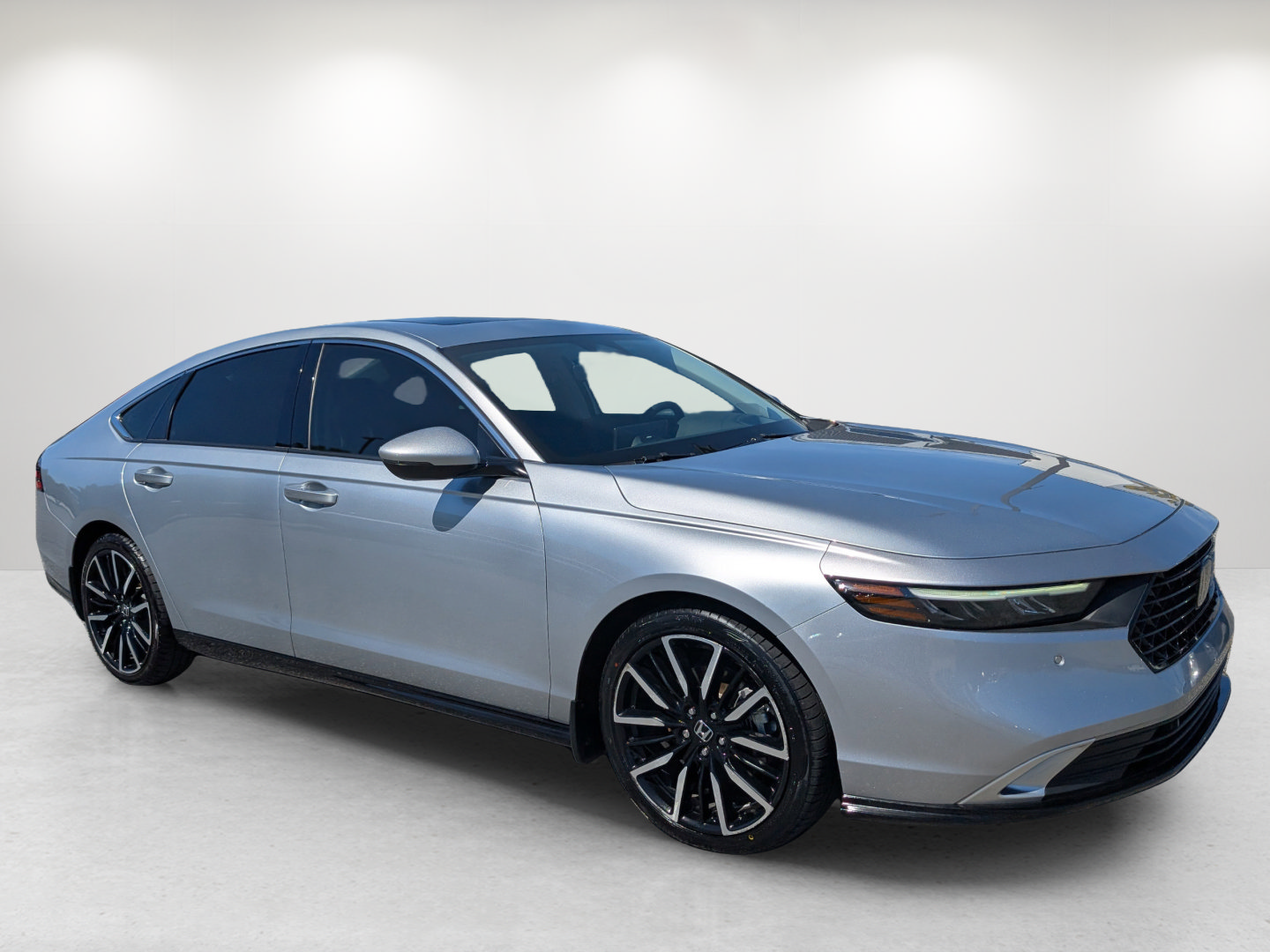 Used 2024 Honda Accord Touring image 3