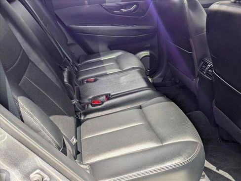 Used 2018 Nissan Rogue SL w/ Premium Package FWD image 21