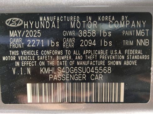 Used 2025 Hyundai Elantra SEL FWD image 33