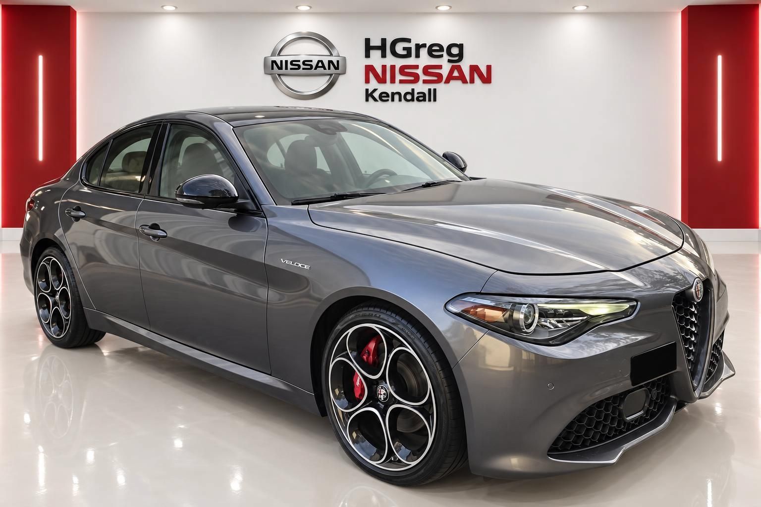 Used 2022 Alfa Romeo Giulia Veloce RWD image 3