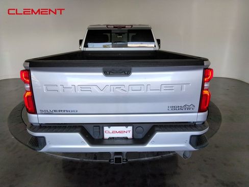 Used 2023 Chevrolet Silverado 2500 High Country w/ Technology Package image 6