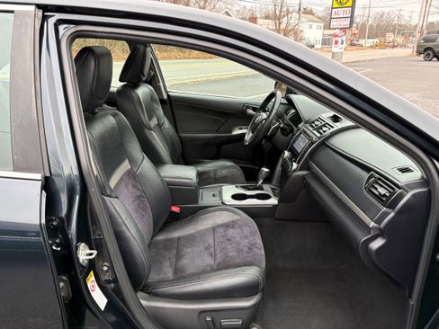 Used 2013 Toyota Camry SE w/ Leather Pkg image 21