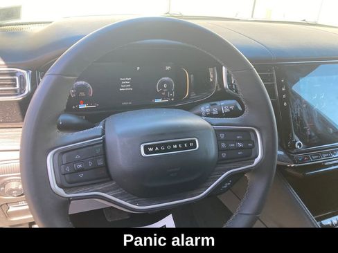 Used 2022 Jeep Wagoneer Series III image 18