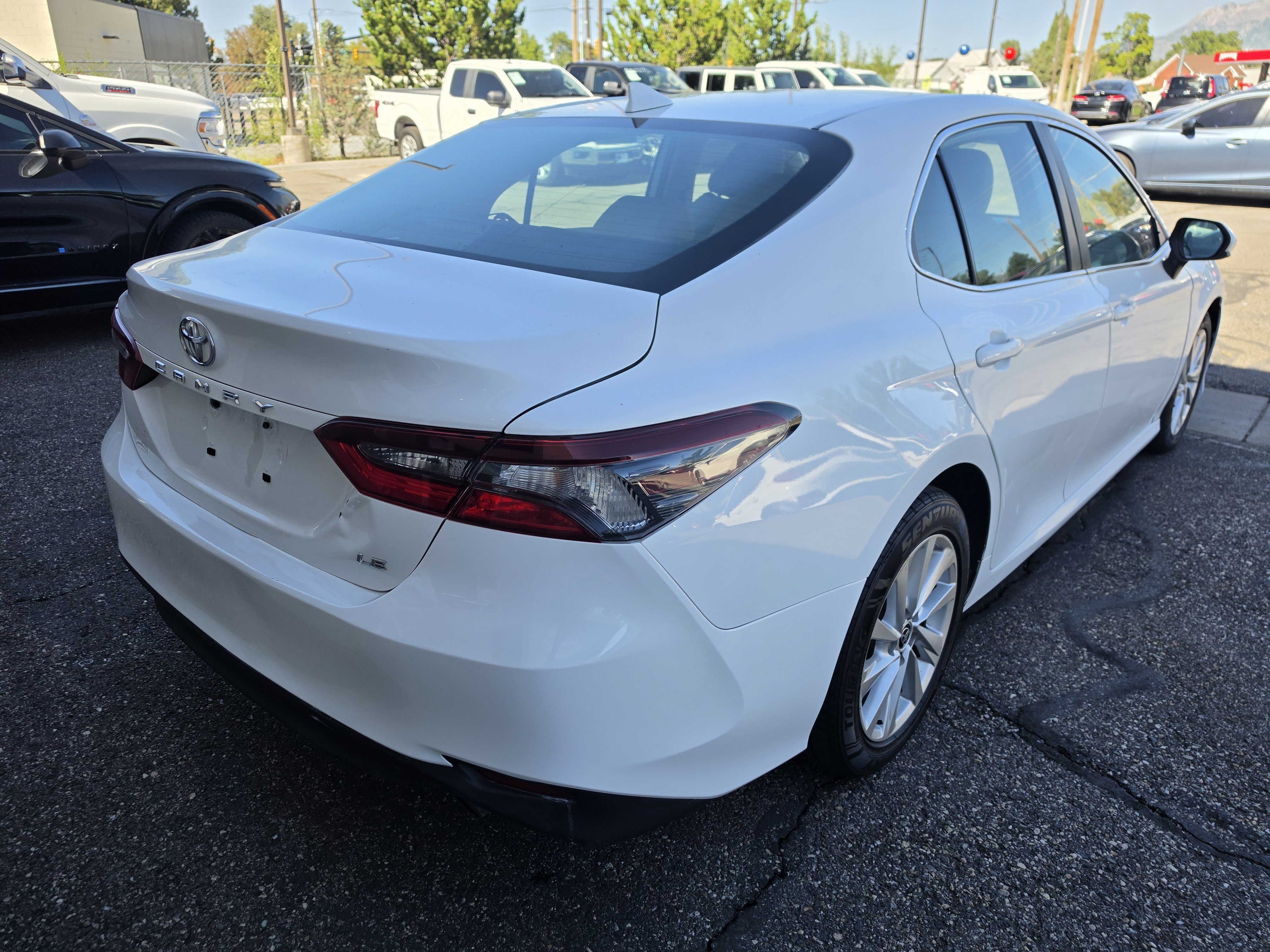Used 2023 Toyota Camry LE FWD image 7