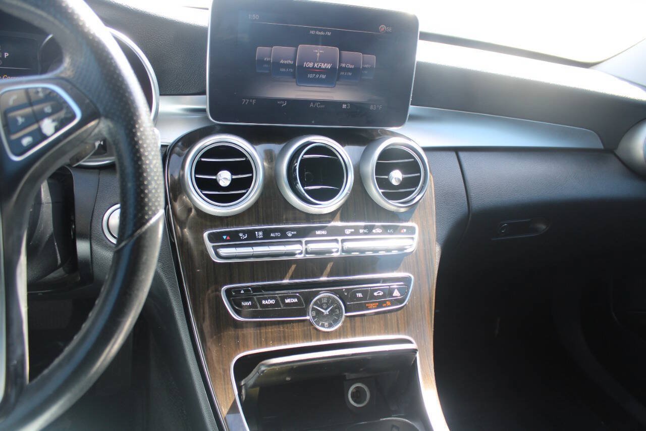 Used 2018 Mercedes-Benz C 300 4MATIC Sedan image 13
