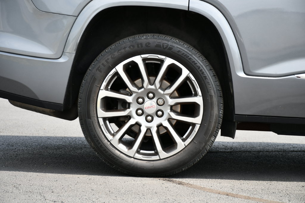 Used 2021 GMC Acadia Denali w/ Denali Technology Package FWD image 10