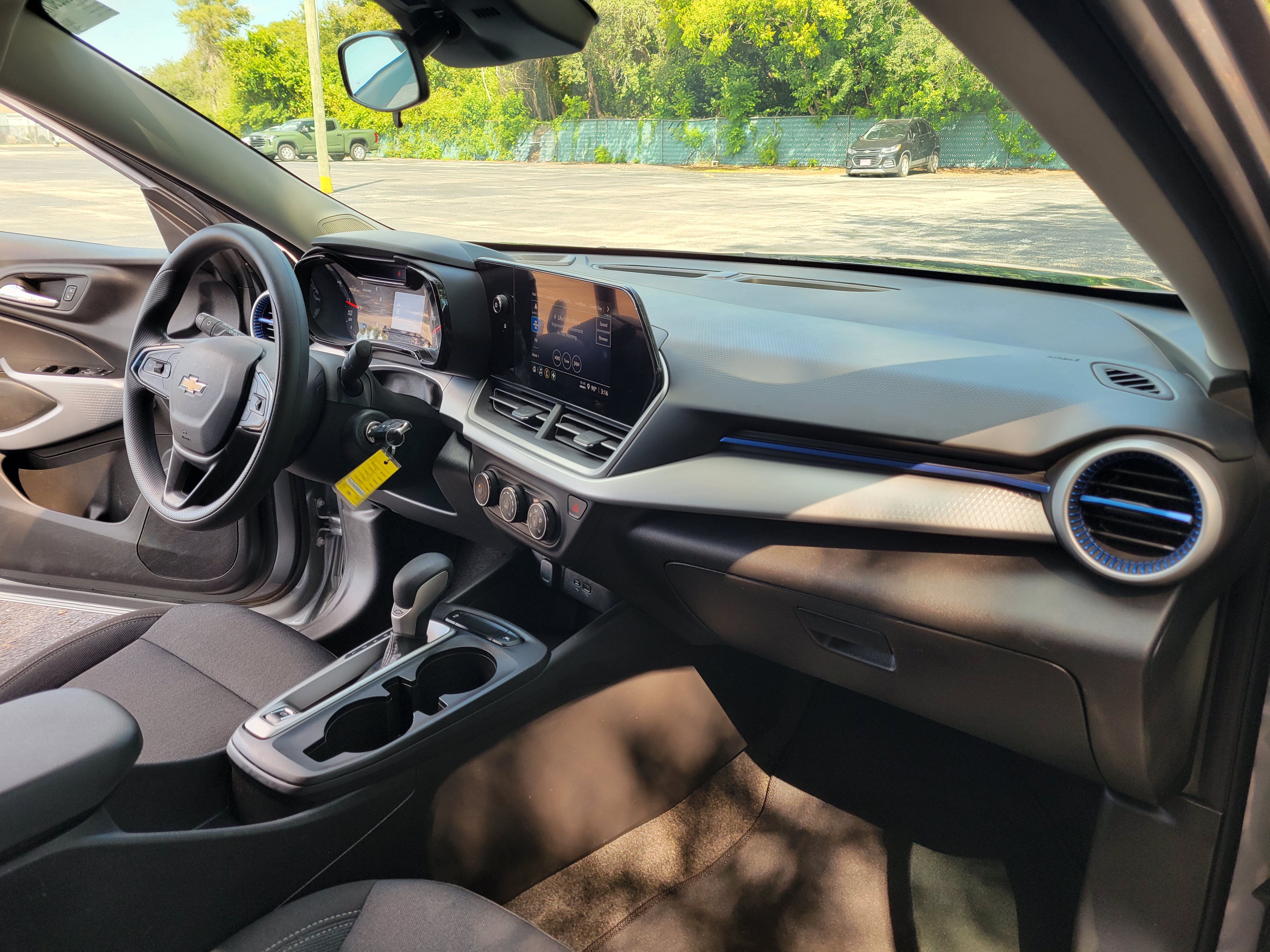 Certified 2024 Chevrolet Trax LS w/ Driver Confidence Package FWD image 26