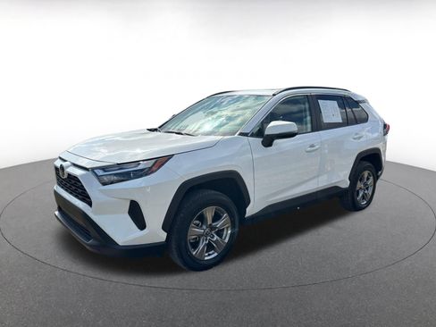 Used 2025 Toyota RAV4 XLE image 4