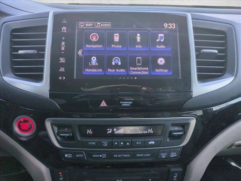 Used 2017 Honda Pilot Touring image 15