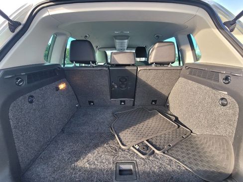 Used 2013 Volkswagen Tiguan SE image 9