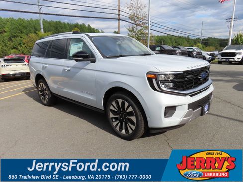 New 2025 Ford Expedition Platinum w/ Driver's Package image 1