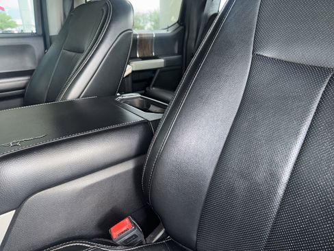 Used 2018 Ford F150 Lariat w/ Equipment Group 502A Luxury AWD/4WD image 11