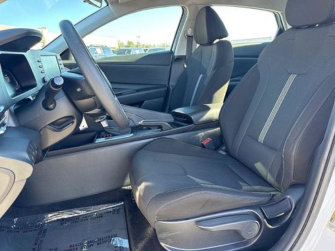 Certified 2024 Hyundai Elantra SE image 13
