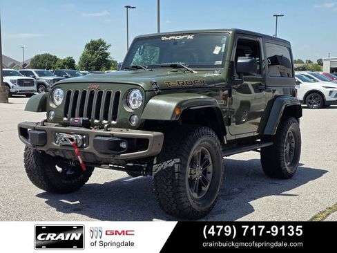 Used 2016 Jeep Wrangler Sahara AWD/4WD image 3