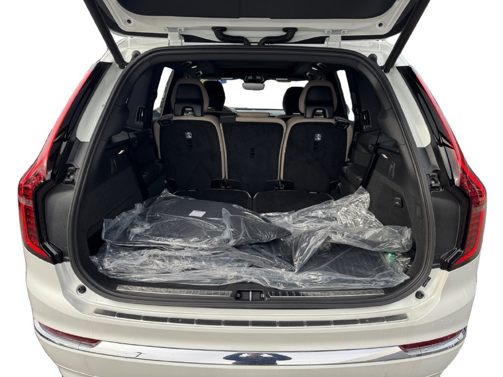 New 2026 Volvo XC90 T8 Plus w/ Protection Package Premier AWD/4WD image 6