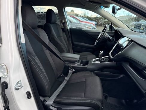 Used 2022 Subaru Outback Premium image 9