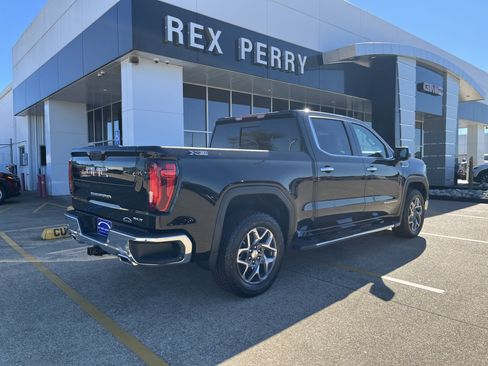 New 2026 GMC Sierra 1500 SLT w/ SLT Premium Package image 3