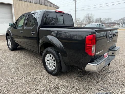 Used 2019 Nissan Frontier SV image 6