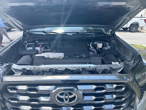Used 2025 Toyota Tundra Platinum AWD/4WD image 34