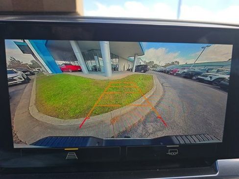 Used 2024 Chevrolet Silverado 2500 LT image 38