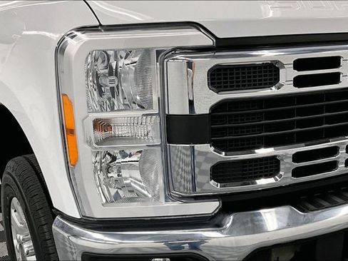 Used 2023 Ford F350 XLT image 35